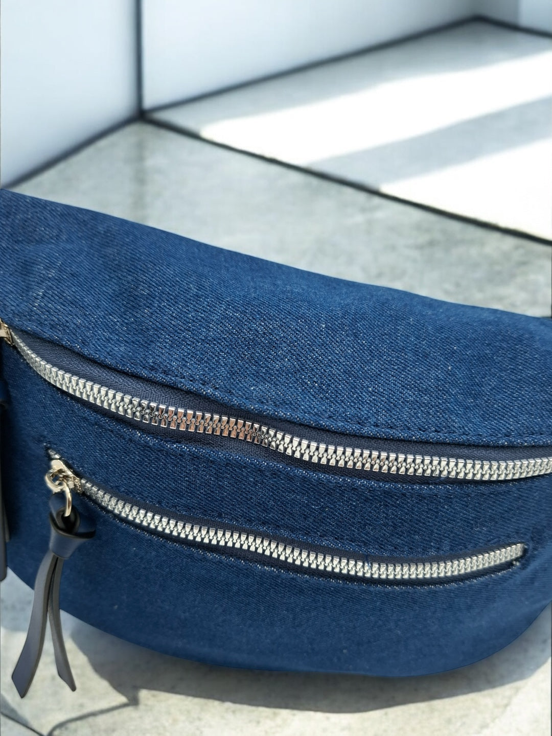 Sac banane en tissu jeans denim bleu foncé 2 poches