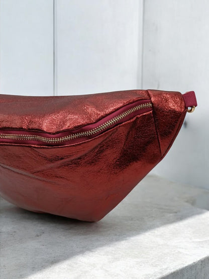 Sac banane XL simili cuir rouge bordeaux irisé mousquetons dorés