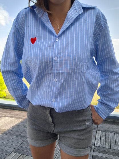 Chemise coton manches longues rayée bleue avec un cœur rouge