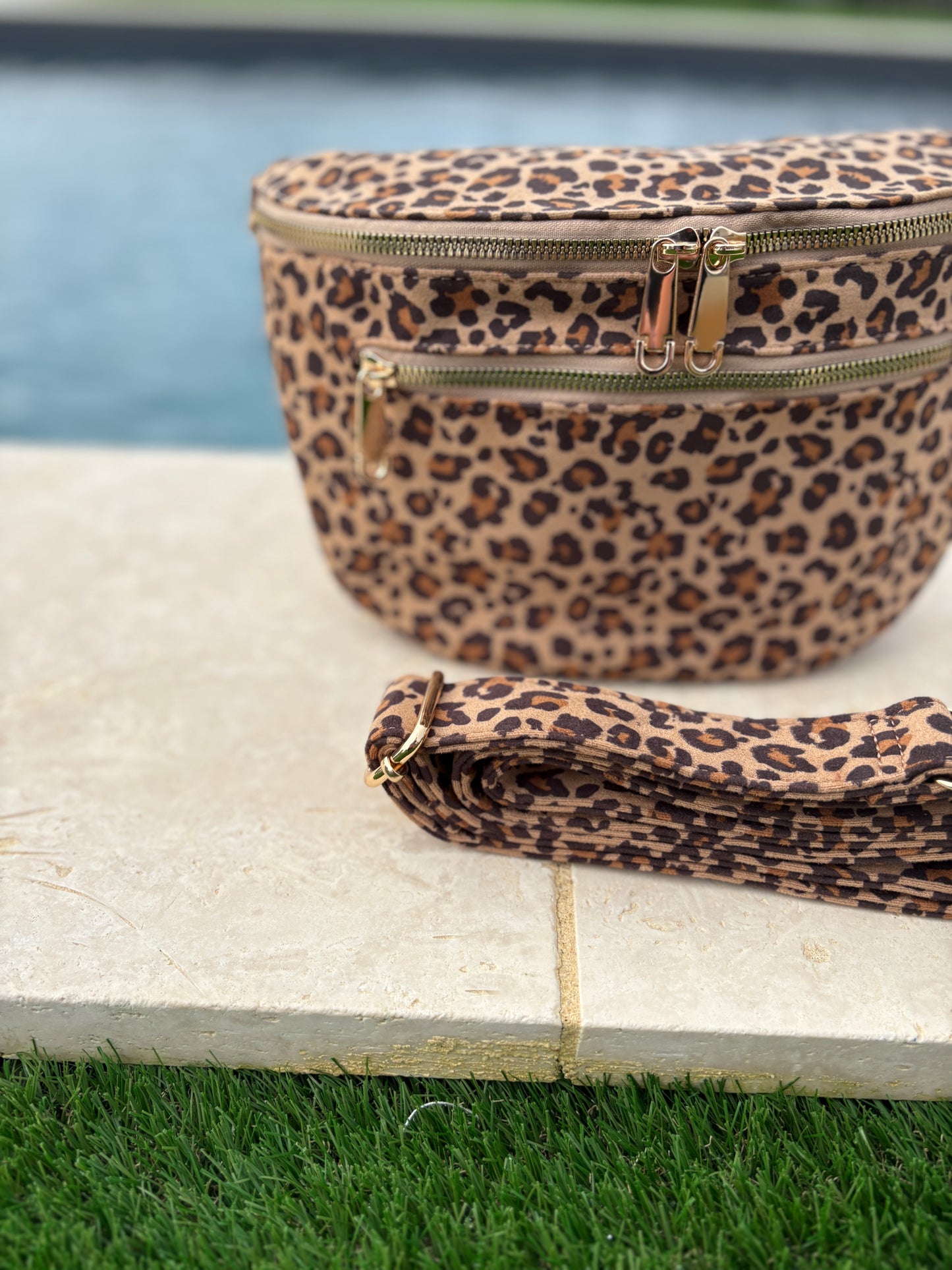 Sac banane tissu doux léopard beige clair 2 poches