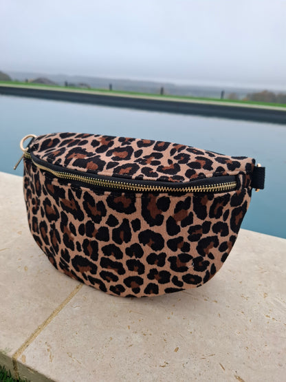 Sac banane en velours côtelé marron et noir imprimé léopard