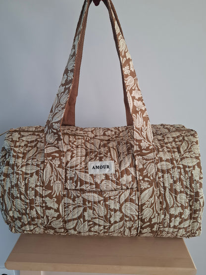 Sac polochon en coton matelassé liberty floral toile de jouy camel et blanc