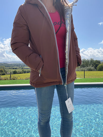 Melya Melody - Manteau court réversible et imperméable matelassé marron chocolat/doré