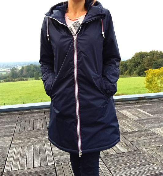 Imperméable long doublé en fausse fourrure cordon tricolore Marque Laura Jo Couleur Bleu Marine