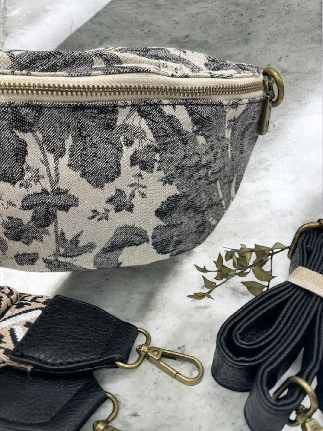 Sac banane tissu style toile de jouy noir creme - 2 sangles