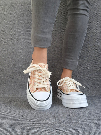 Chaussures baskets multicolores semelle compensée style converse