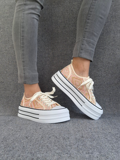 Chaussures baskets multicolores semelle compensée style converse