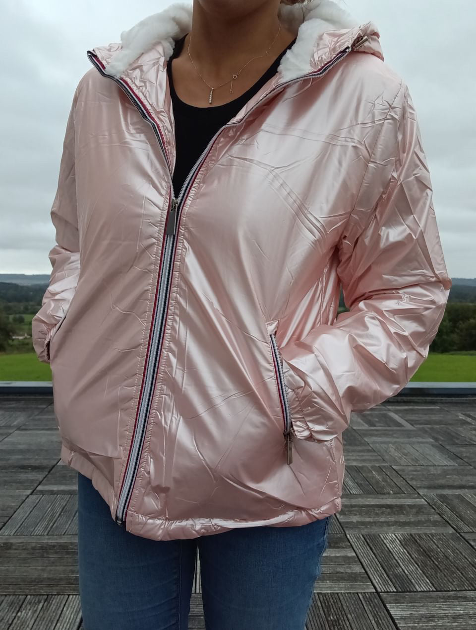 Attrait Paris - Manteau court imperméable fourré rose métallisé