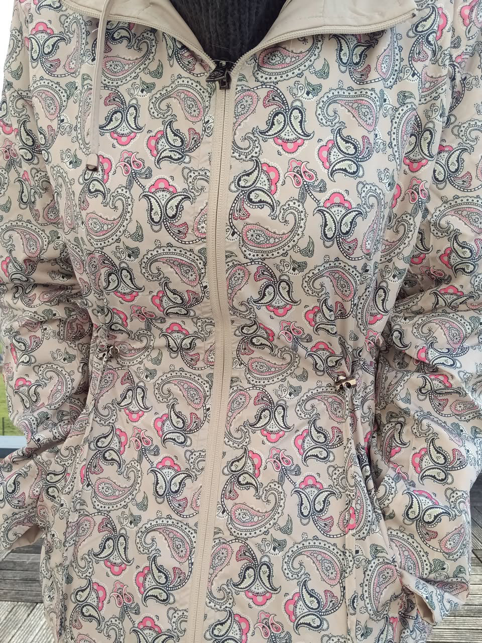 Veste légère et réversible déperlante blanc écru/motifs fleuris