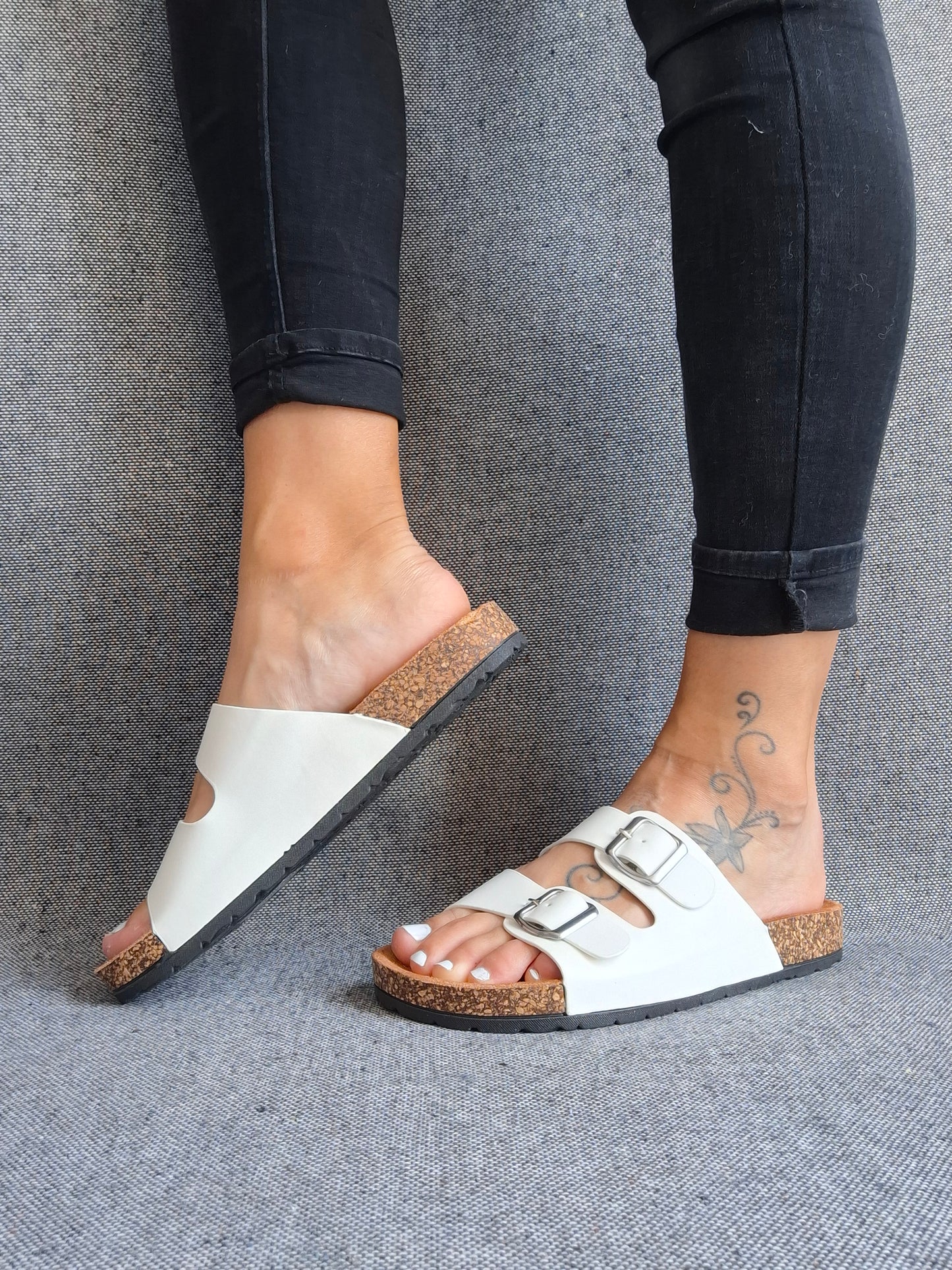 Chaussures sandales type birk à 2 brides blanches