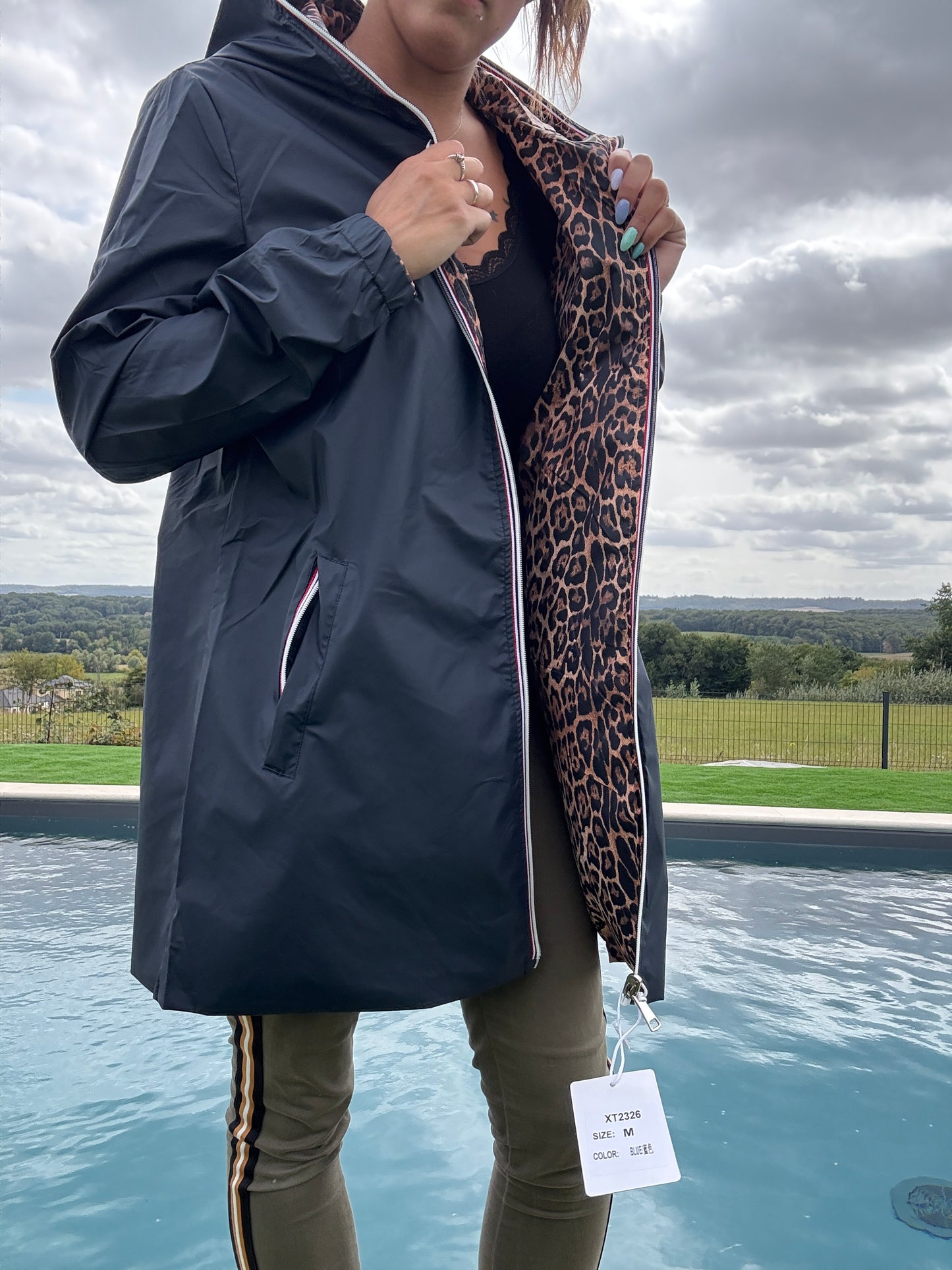 New Lolo - Imperméable réversible long sans garnissage ouate couleur bleu marine/léopard - Curvy