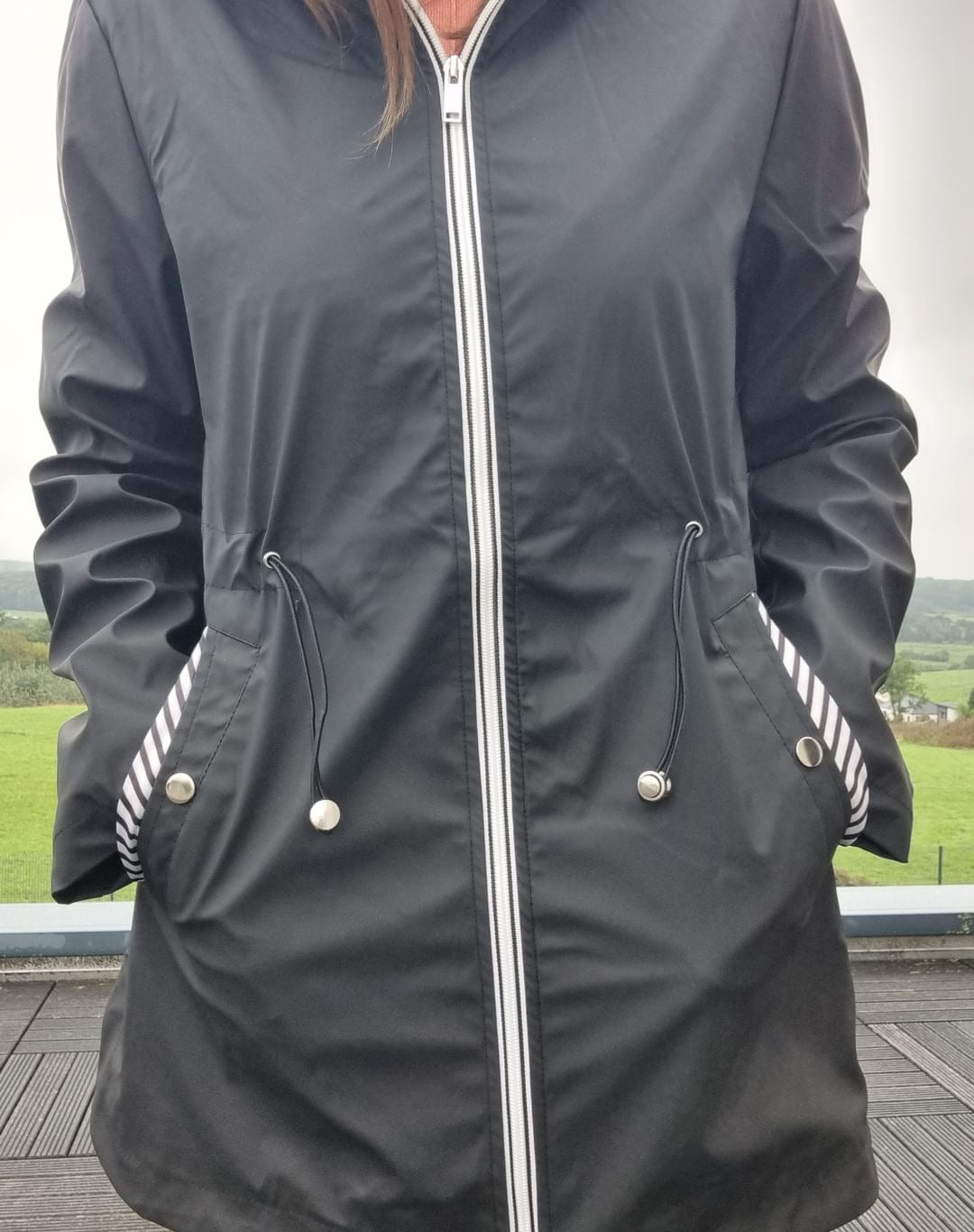 New Lolo - Manteau mi long léger imperméable noir - Curvy