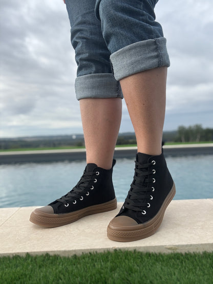 Chaussures baskets hautes en tissu noir et marron style converse