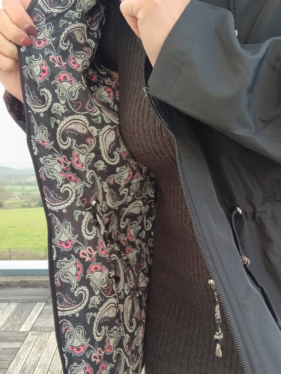 Manteau Veste légère et réversible deperlante noir/motifs fleuris