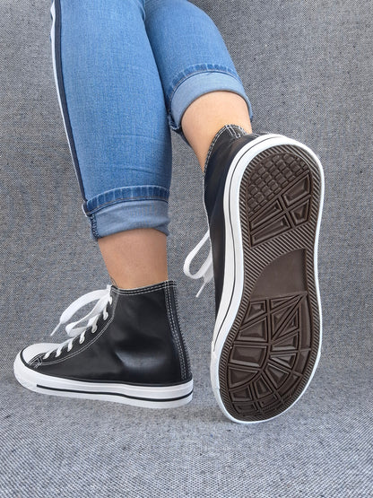 Chaussures baskets hautes simili cuir noir style converse