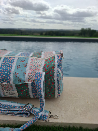 Sac polochon en tissu coton motifs patchwork à rayures florales bleu rose et vert