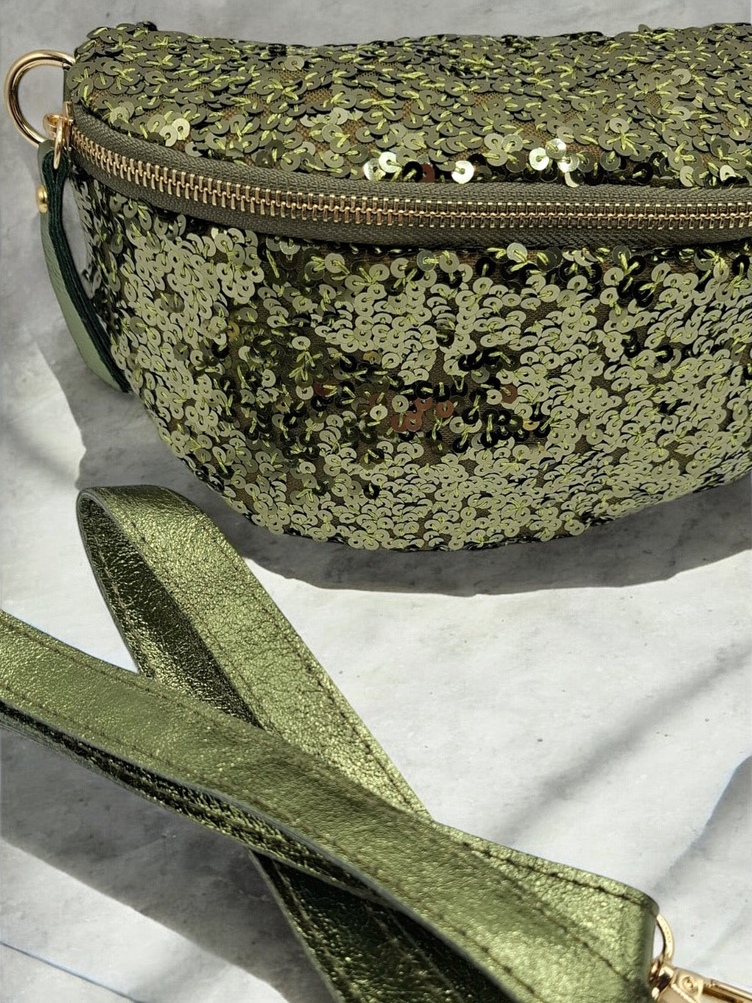 Sac banane tissu et sequins vert kaki