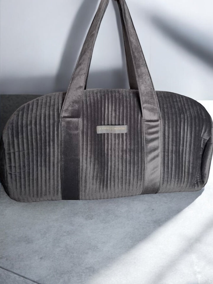 Nouveautés - Sac polochon en velours matelassé gris 'La ptite cachotiere'