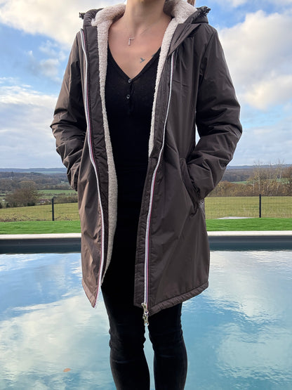 Laura Jo - Imperméable fourré long fausse fourrure marron chocolat intérieur sherpa beige