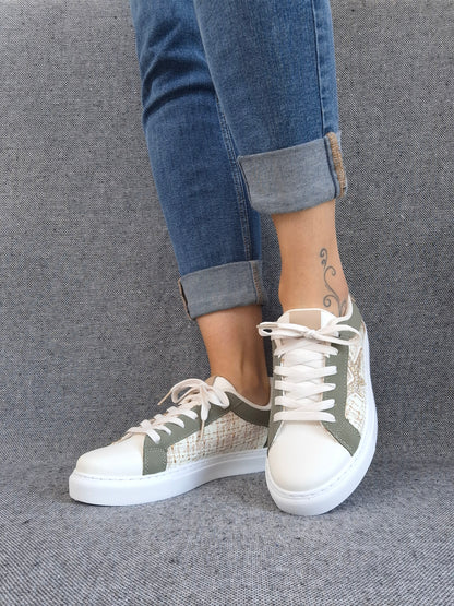 Chaussures baskets blanches kaki motif étoile style sneakers