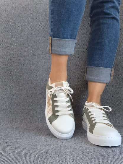 Chaussures baskets blanches kaki motif étoile style sneakers
