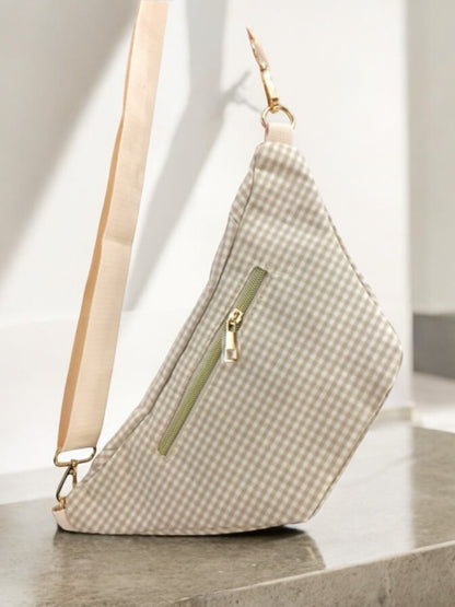 Sac banane en coton motif vichy beige et blanc avec cœur rouge