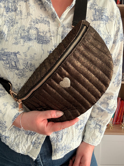 Sac banane en tissu irisé noir texturé relief élégant doré