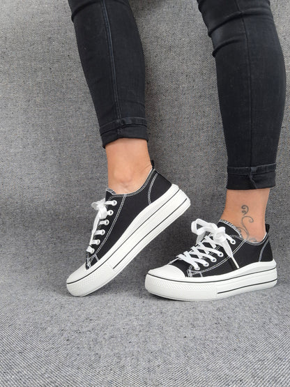 Chaussures baskets en toile tissu noir semelle épaisse style converse