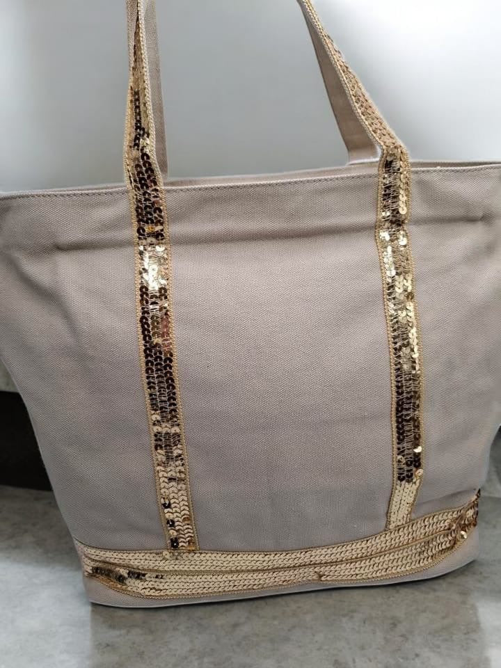 Sac à main style cabas porté main en tissu beige avec sequins dorés