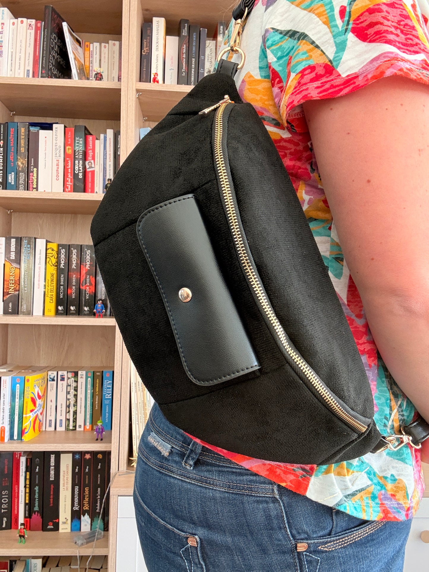 Sac banane XL femme noir effet daim et simili cuir – grand format tendance, bandoulière réglable, poche zippée