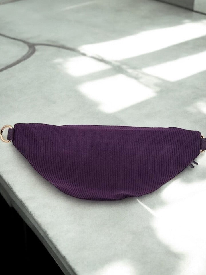 Sac banane velours côtelé 2 poches violet sangle fantaisie