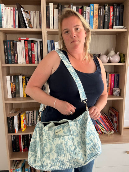 Sac Polochon Femme en Coton Matelassé – Imprimé Floral Vert Sauge | Le Petit Placard