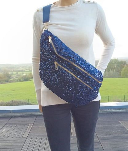 Sac banane XXL tissu velours bleu marine à sequins bleu marine deux poches