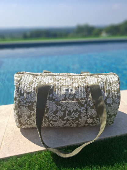 Sac polochon en coton matelassé liberty toile de jouy fleuri vert kaki et blanc
