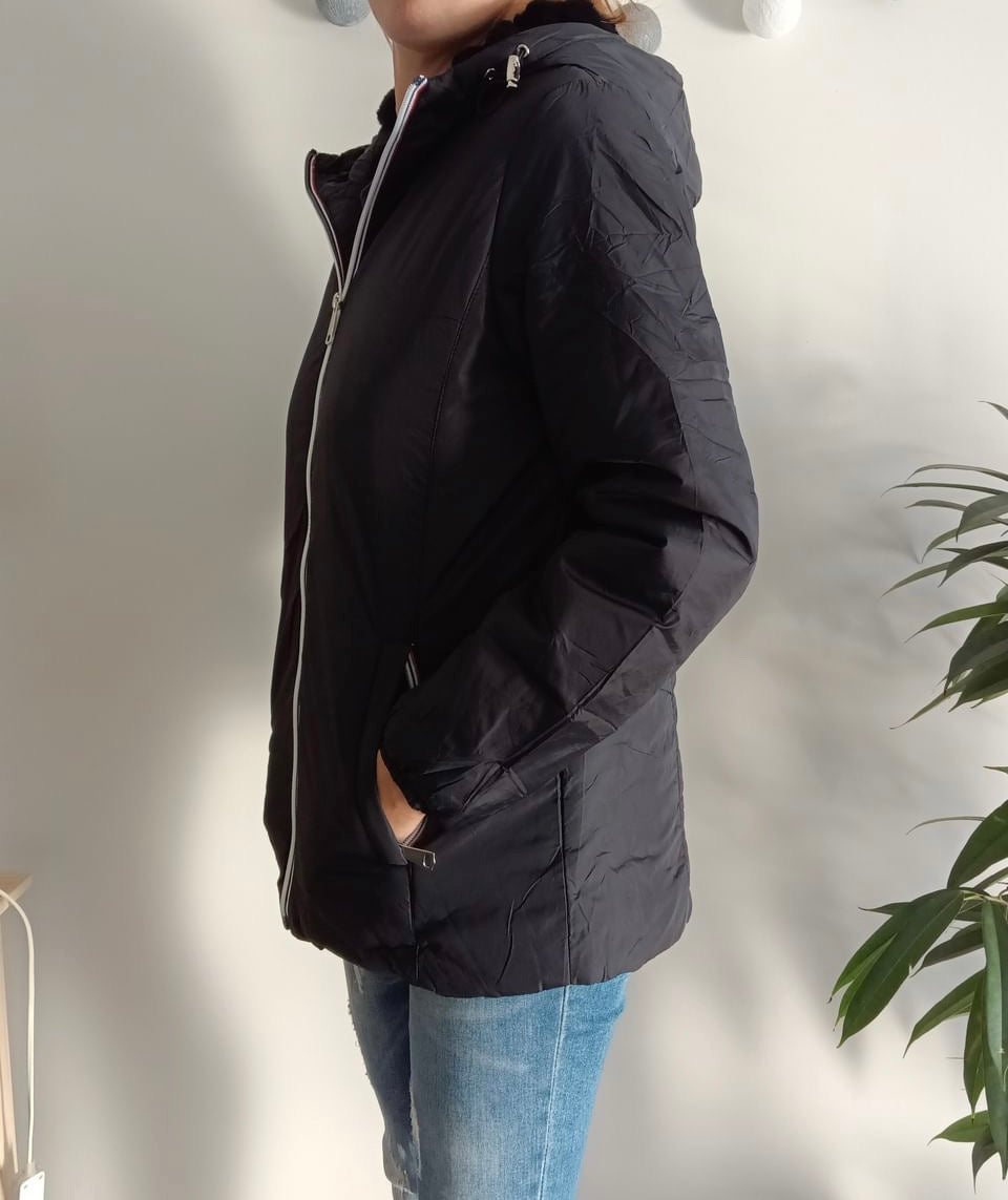 Melya Melody - Manteau court fourré imperméable légerement cintré noir