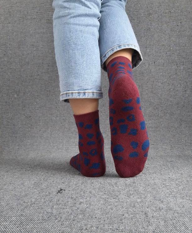 Nouveautés - Chaussettes rouge en coton à motif léopard bleu