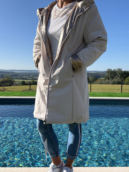Melya Melody - Imperméable réversible long avec garnissage ouate couleur blanc crème/doré - Curvy