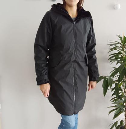 Melya Melody - Manteau long mi cuisses type ciré imperméable fourré réversible noir