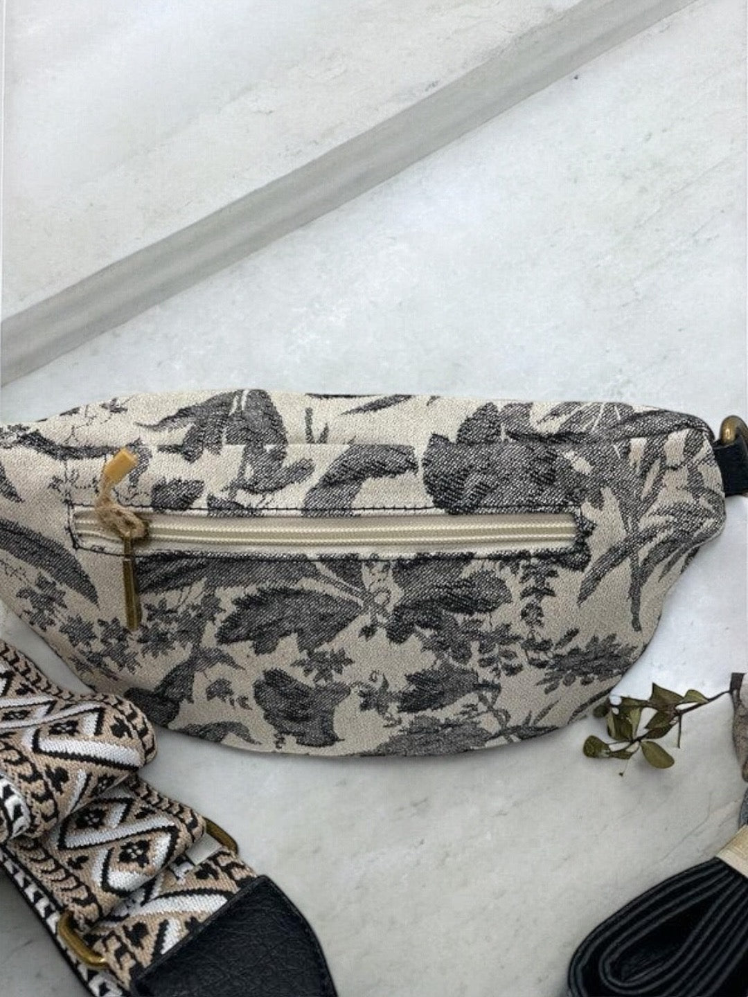 Sac banane tissu style toile de jouy noir creme - 2 sangles