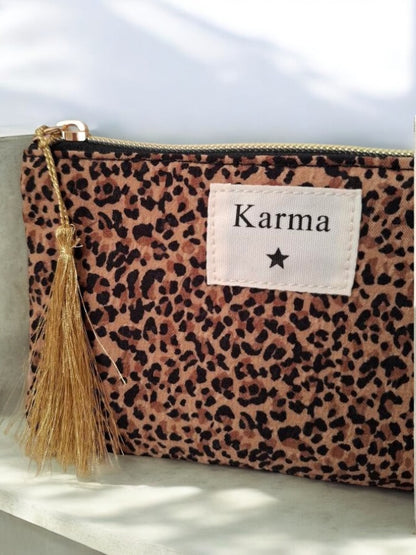 Pochette en tissu motif léopard camel “Karma”