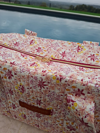 Sac week-end polochon en coton matelassé rose liberty fleuris nuances de rose de jaune et de blanc