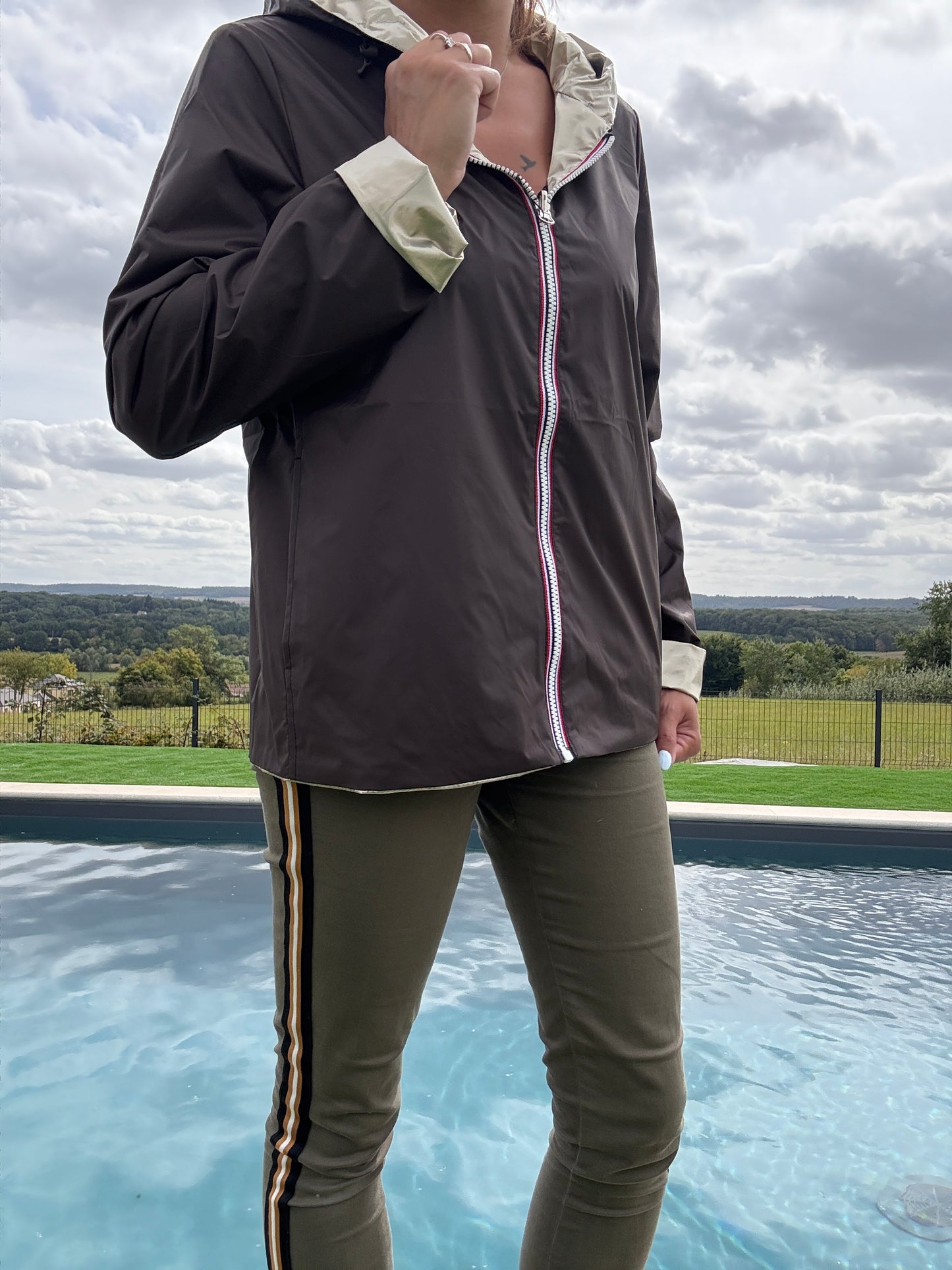 Laura Jo - Imperméable réversible court sans garnissage ouate mi-saison couleur marron chocolat/doré