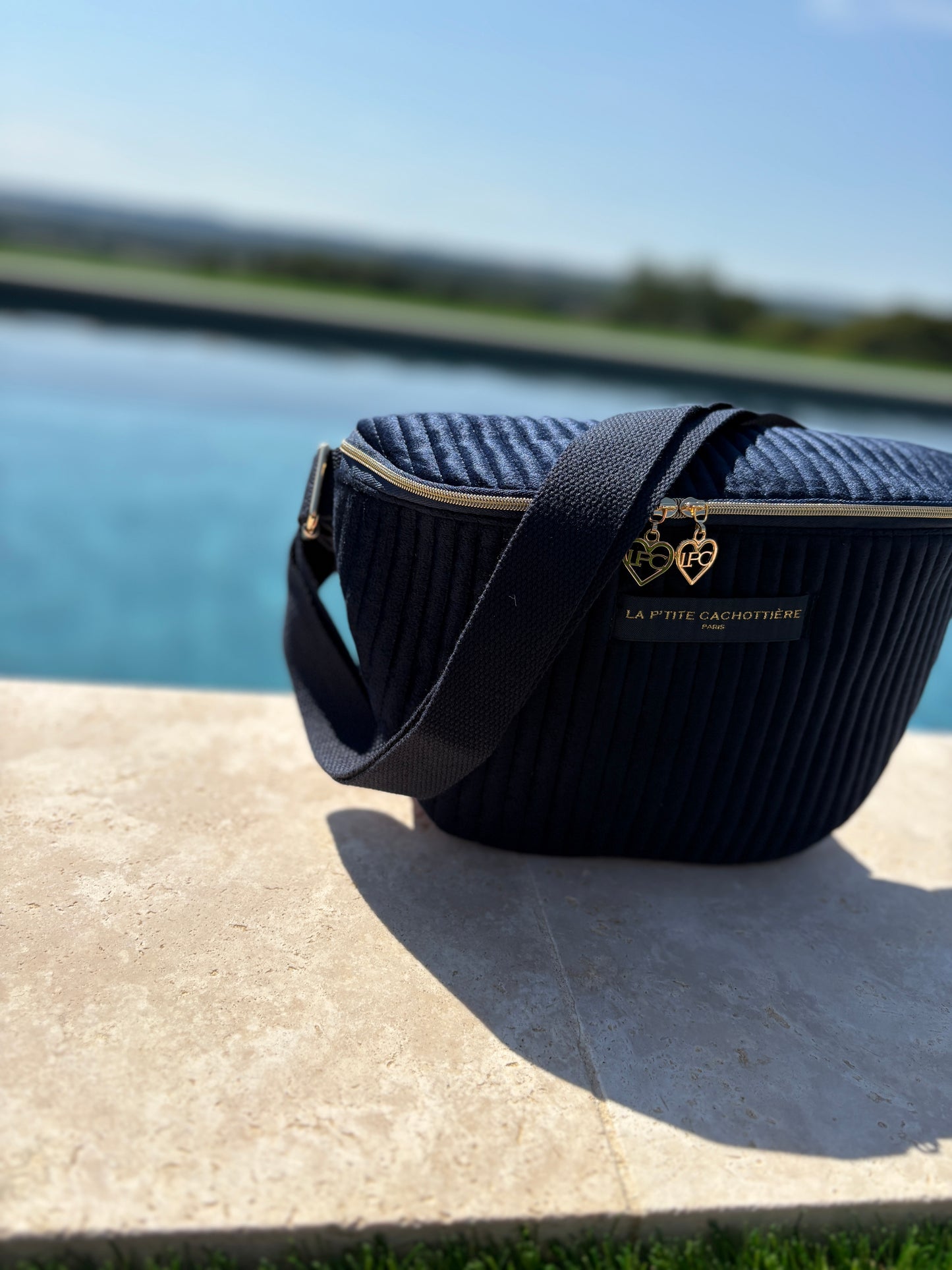 Sac banane en velours côtelé bleu marine  “La P’tite cachottière”