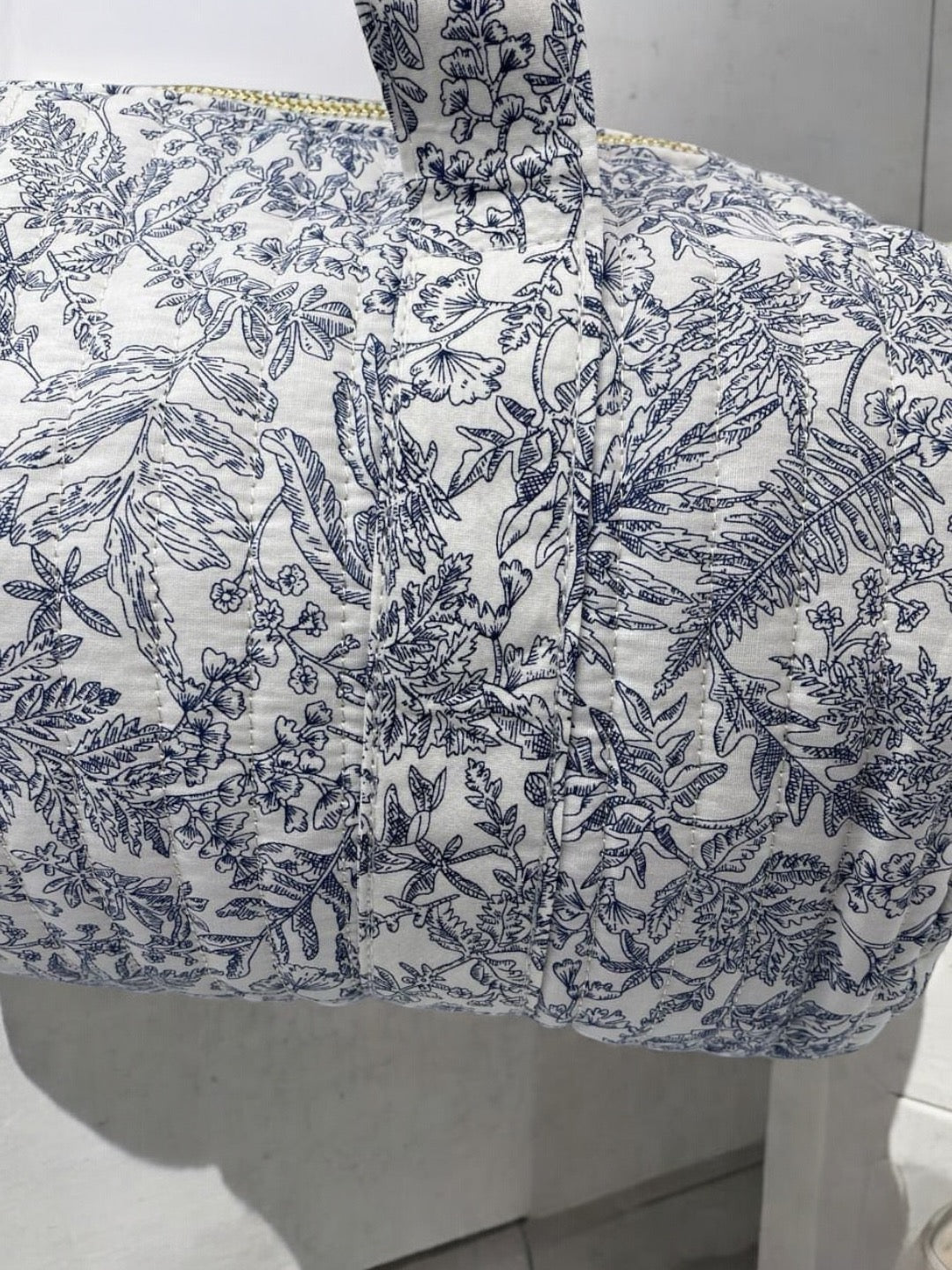 Sac polochon coton matelassé toile de jouy bleu