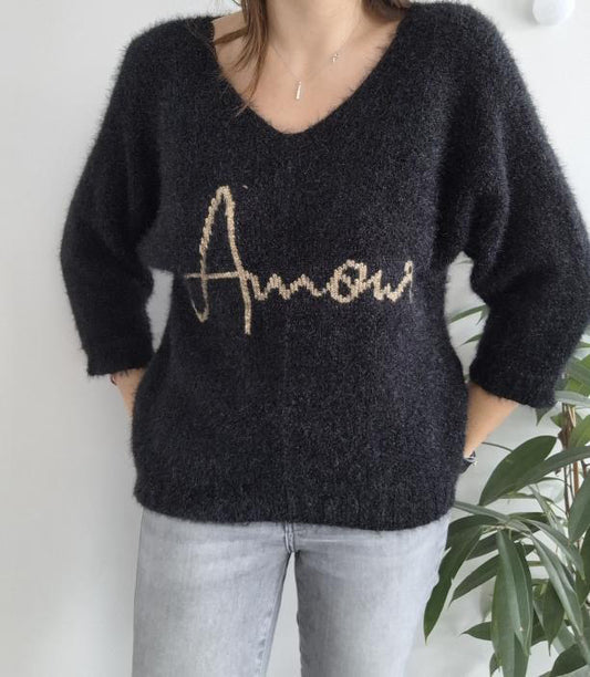 Pull en maille noir avec inscription beige "Amour" taille unique