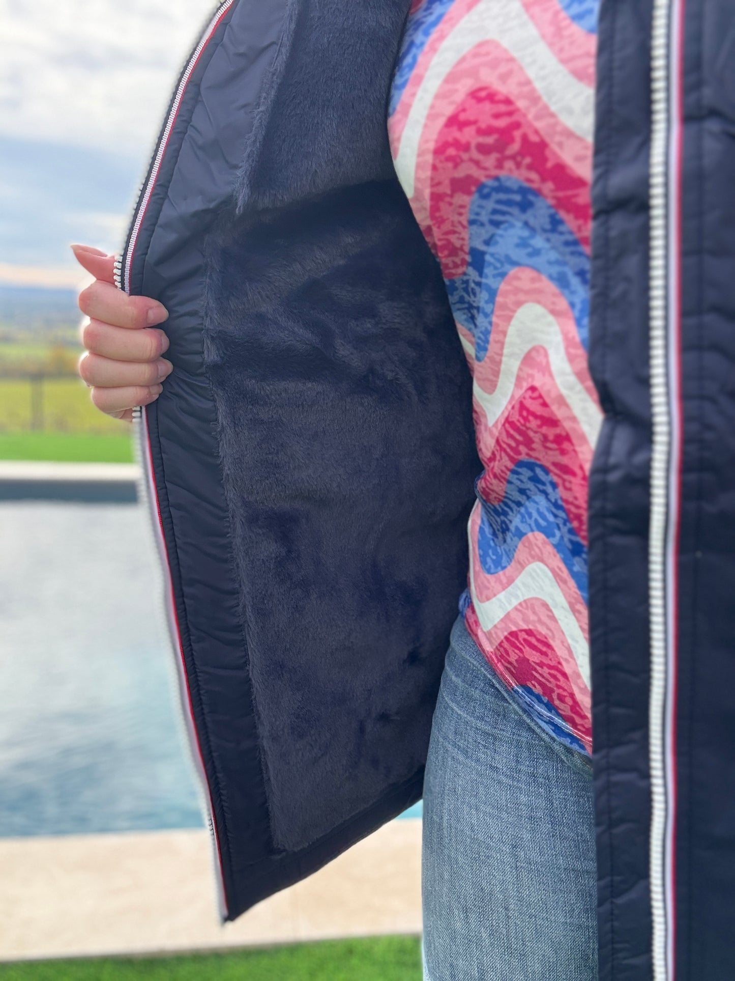 Laura Jo - Imperméable long doublé en fausse fourrure couleur bleu marine