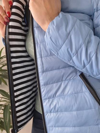 Attrait Paris - Manteau doudoune imperméable et matelassé bleu clair avec capuche