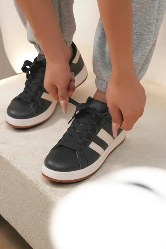 Baskets à bandes blanches style campus – sneakers rétro tendance couleur noires et blanches