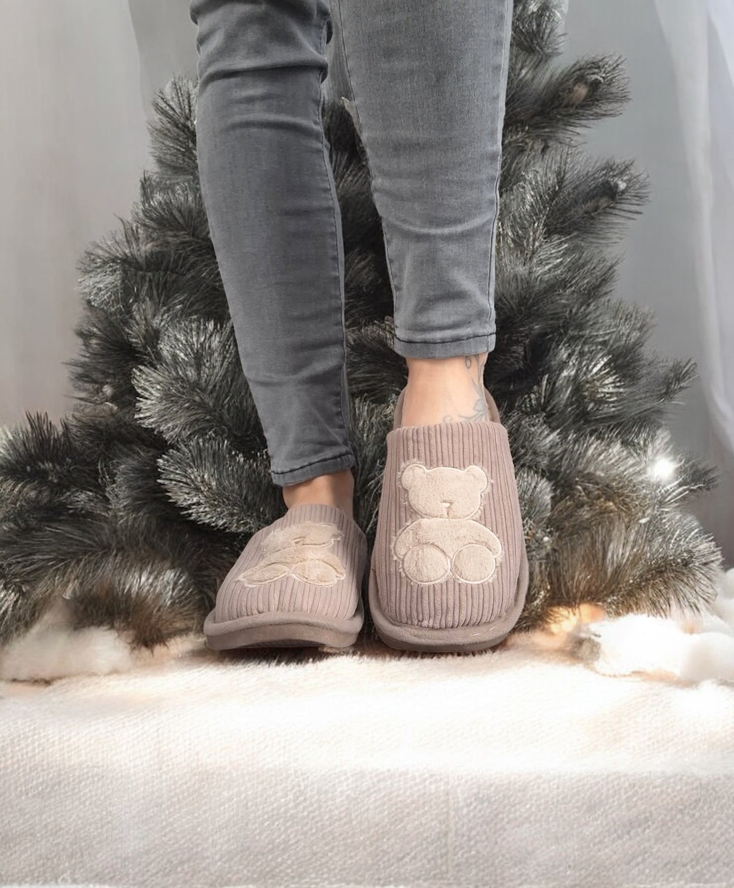 Chaussons fourrés marron en tissu avec motif ours