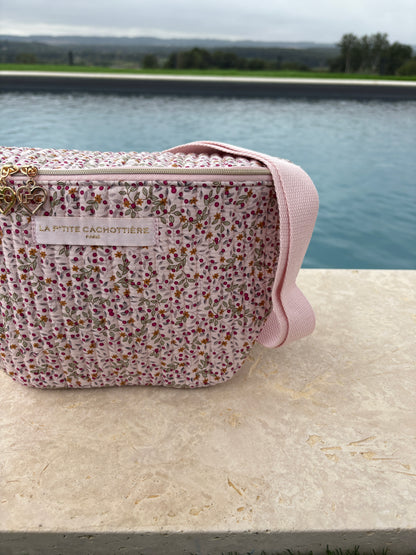 Sac banane en coton matelassé liberty baies rose crème  « La Ptite cachottière »